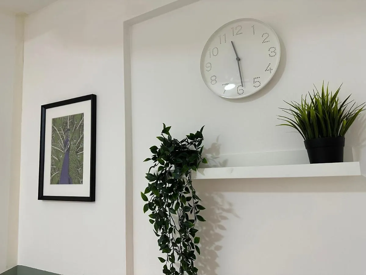 Beautiful Partition Room In Al Barsha 1 Near Metro Dubai Homestay