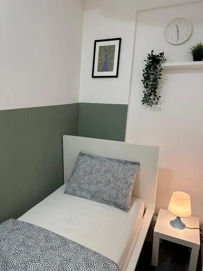 Homestay Beautiful Partition Room In Al Barsha 1 Near Metro Dubai
